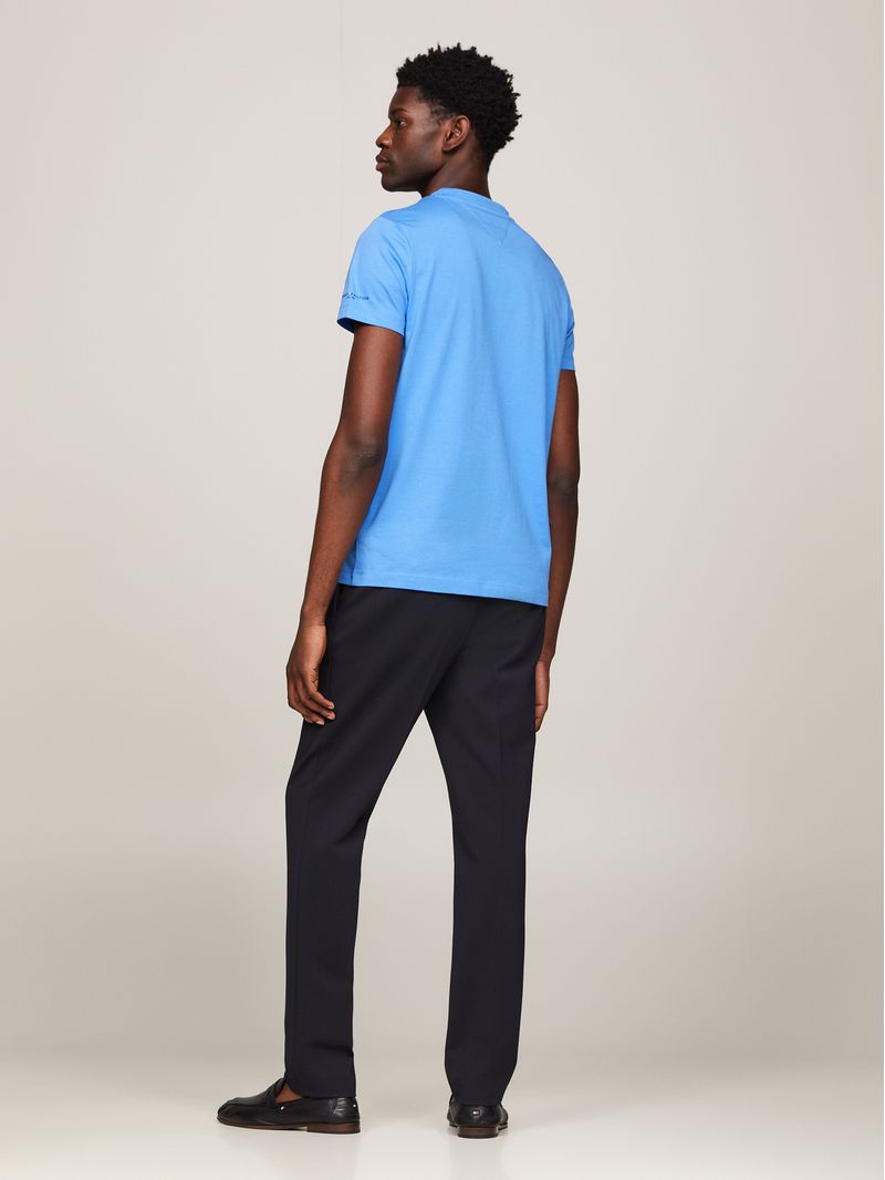 Playera-de-corte-slim-con-logo-en-la-manga