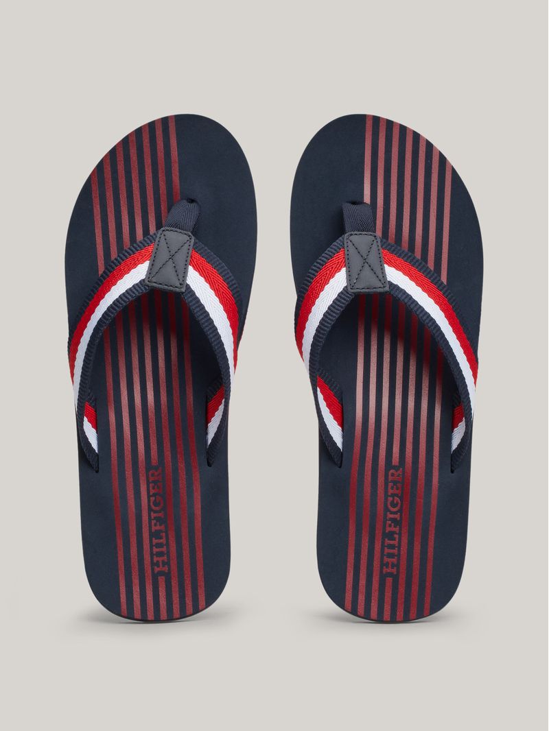 Chancletas-con-cinta-distintiva-en-tiras