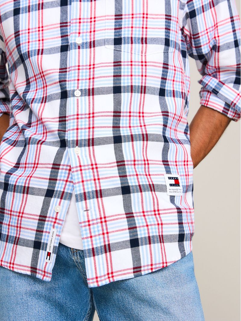 Camisa-regular-de-cuadros-con-logo