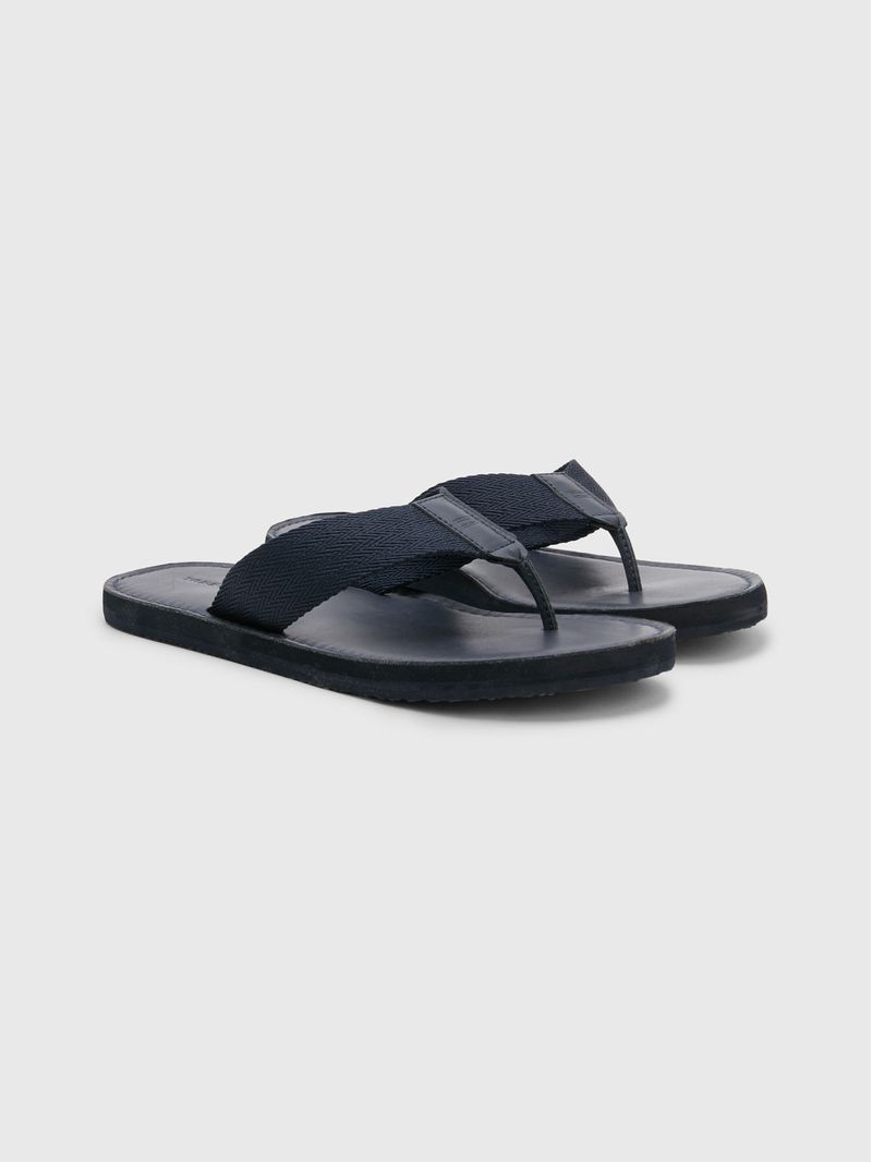 Chancletas-con-logo