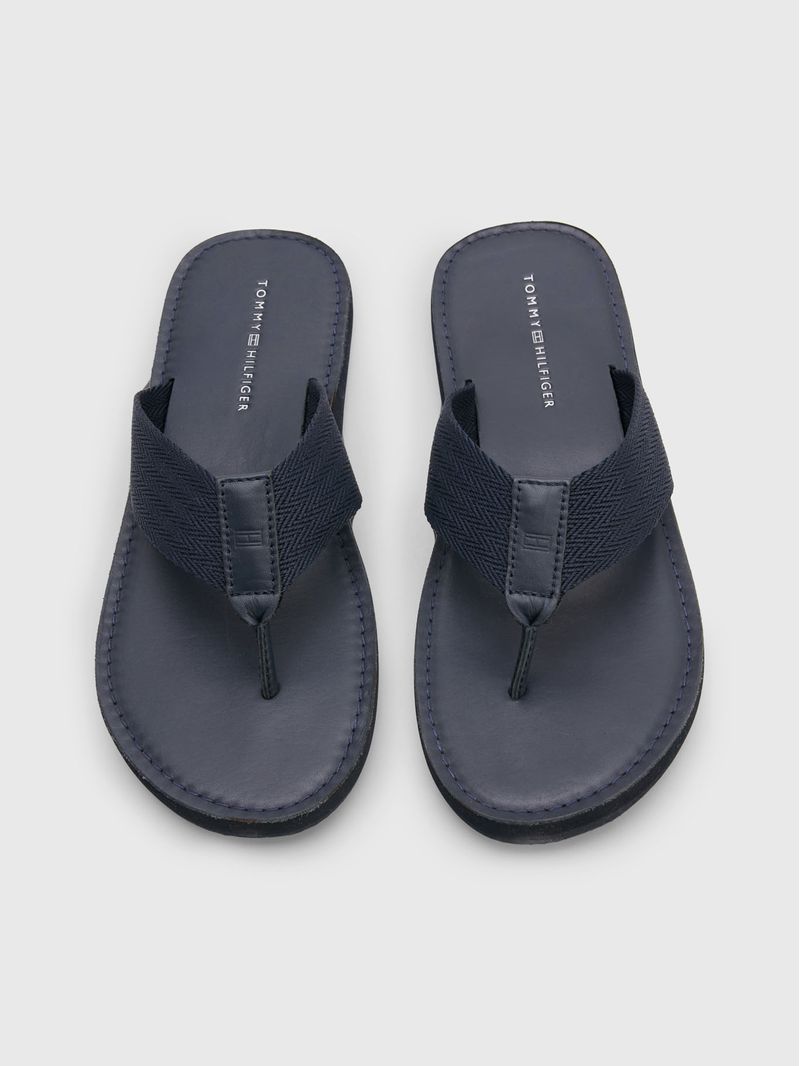 Chancletas-con-logo