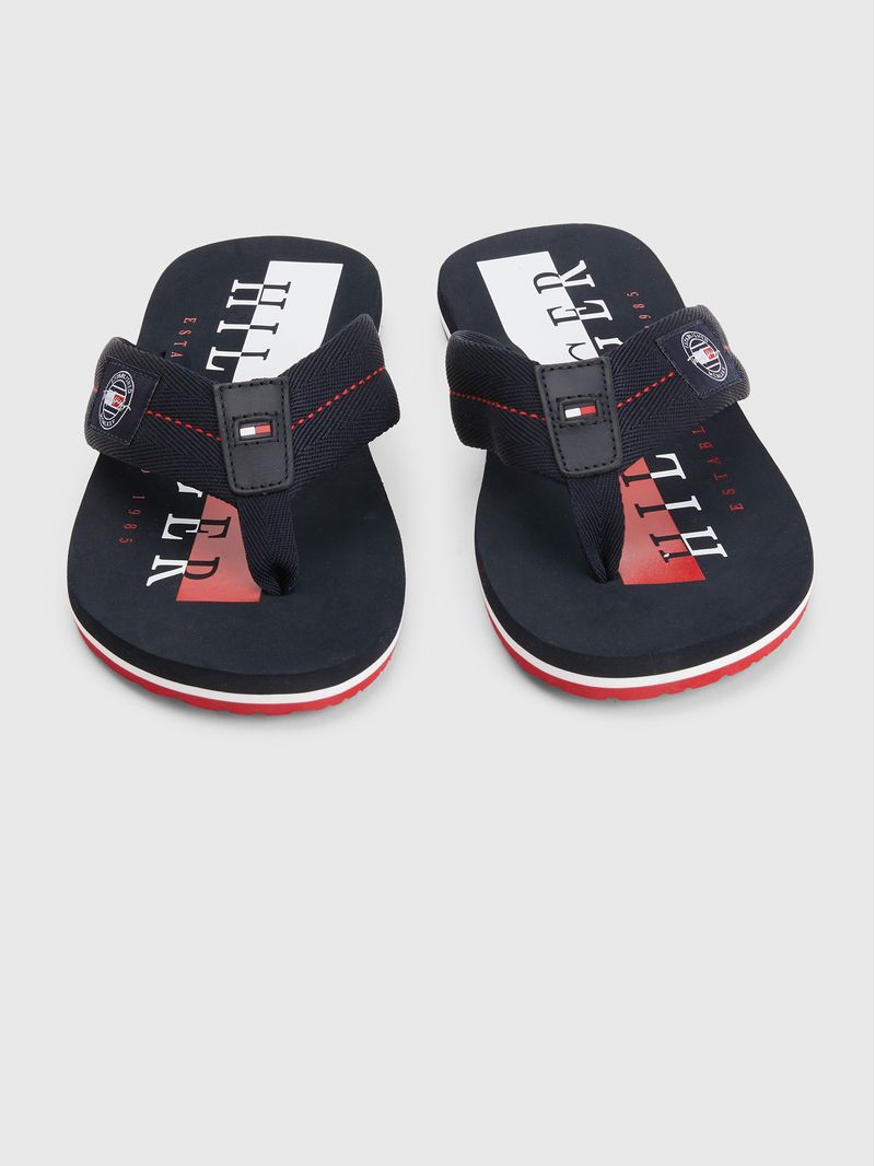 Chancletas-con-logo-para-playa