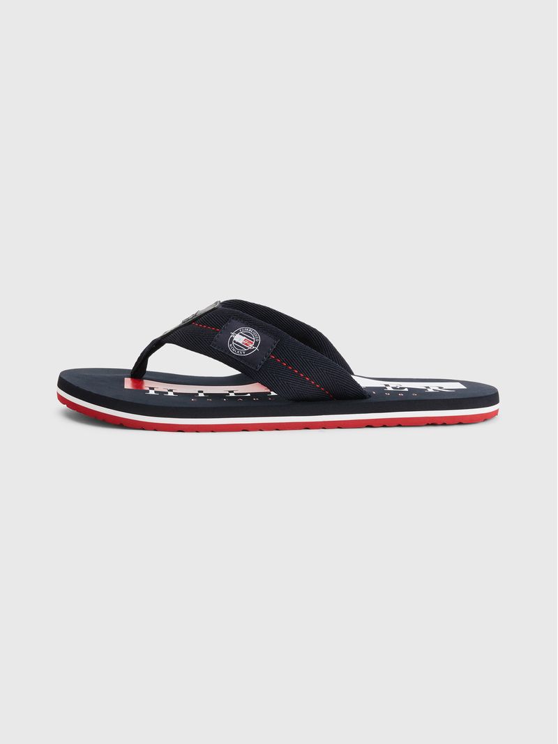 Chancletas-con-logo-para-playa