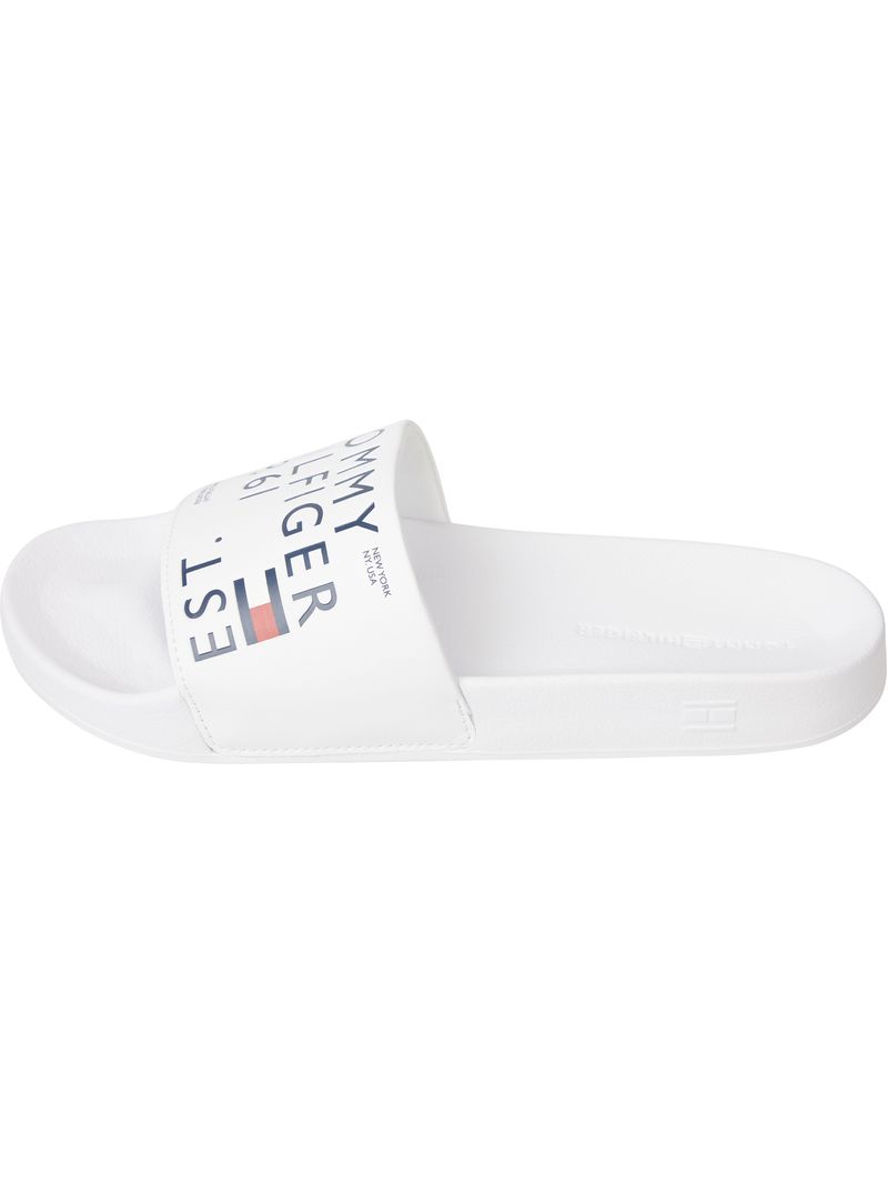 Chancletas-con-logos-y-tiras-en-tejido-trenzado