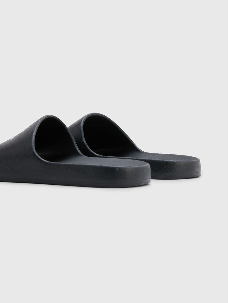 Chancletas-con-parche-con-logo-de-Tommy-Jeans