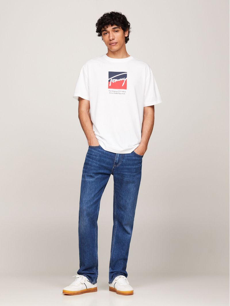 Playera-de-cuello-redondo-con-logo