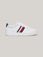 Zapato-tenis-deportivos-con-suela-dentada