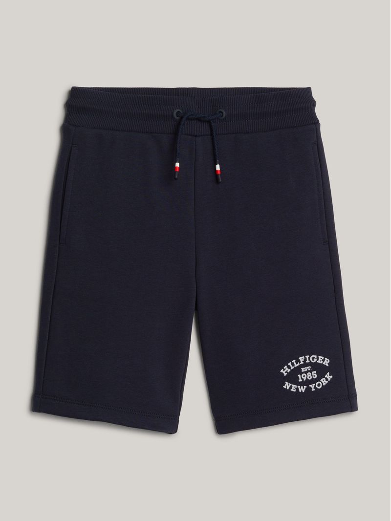 Short-de-chandal-con-monotipo