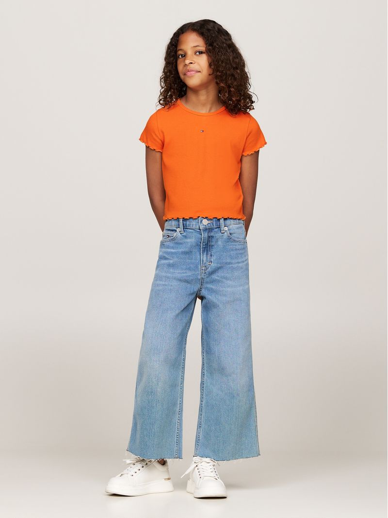 Playera-Essential-con-ribetes-de-volantes
