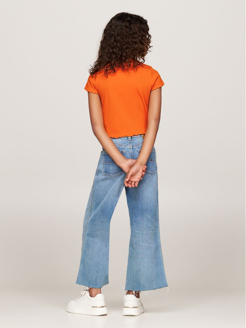 Playera-Essential-con-ribetes-de-volantes