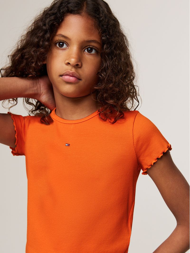 Playera-Essential-con-ribetes-de-volantes