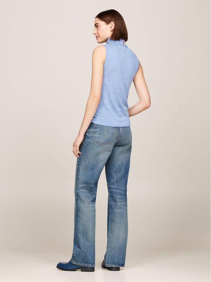 Sueter-sin-mangas-con-cuello-cisne