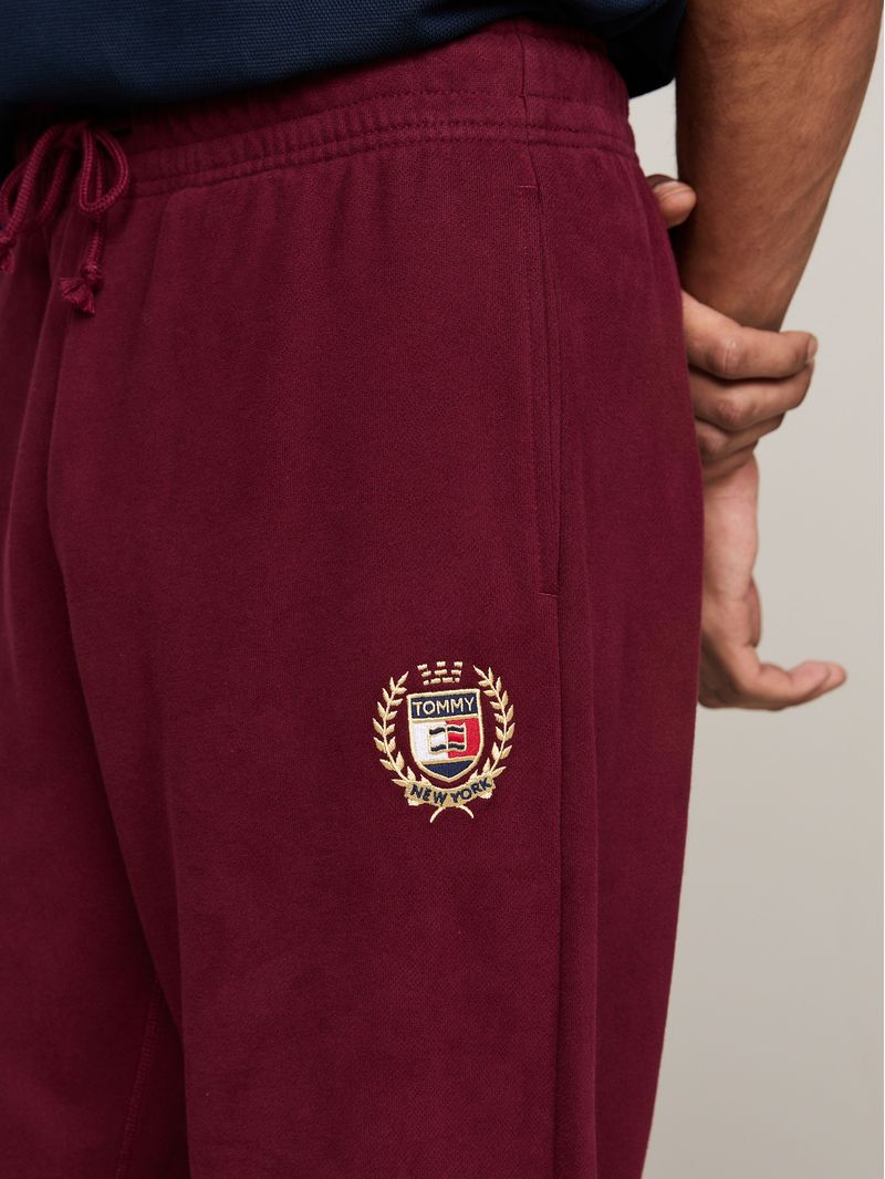 Joggers-de-corte-regular-con-escudo