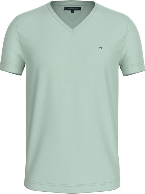 Playera Essential en cuello v