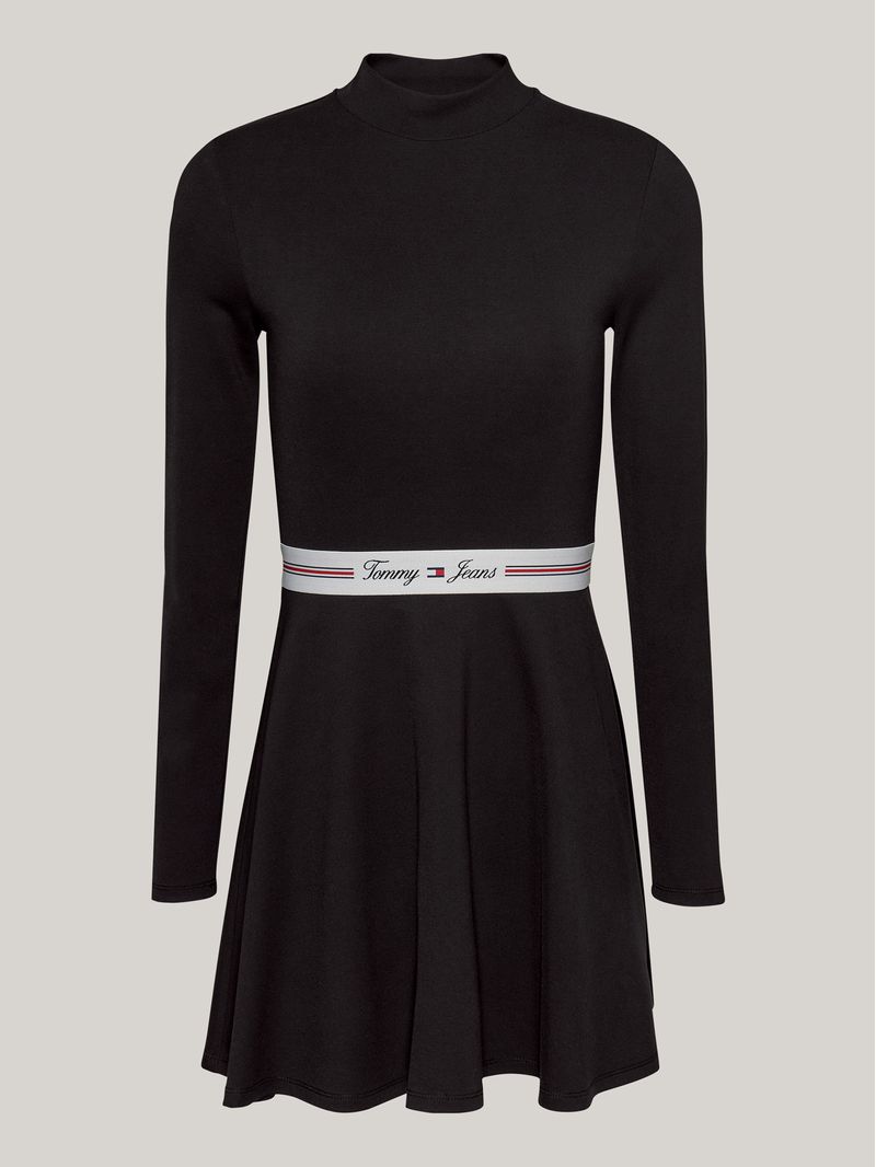 Vestido-corto-con-vuelo-y-cuello-perkins
