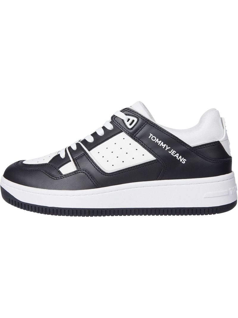 Zapato-tenis-de-cuero-con-parche-en-relieve