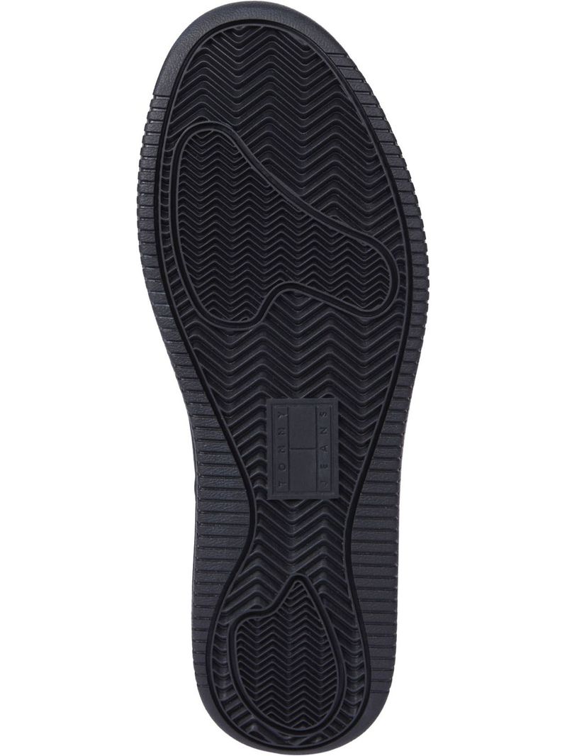Zapato-tenis-de-cuero-con-parche-en-relieve