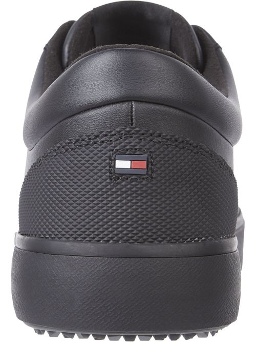 Zapato tenis de cuero con suela dentada fina