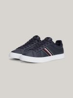Zapato-tenis-de-tenis-con-cinta-distintiva