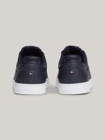 Zapato-tenis-de-tenis-con-cinta-distintiva