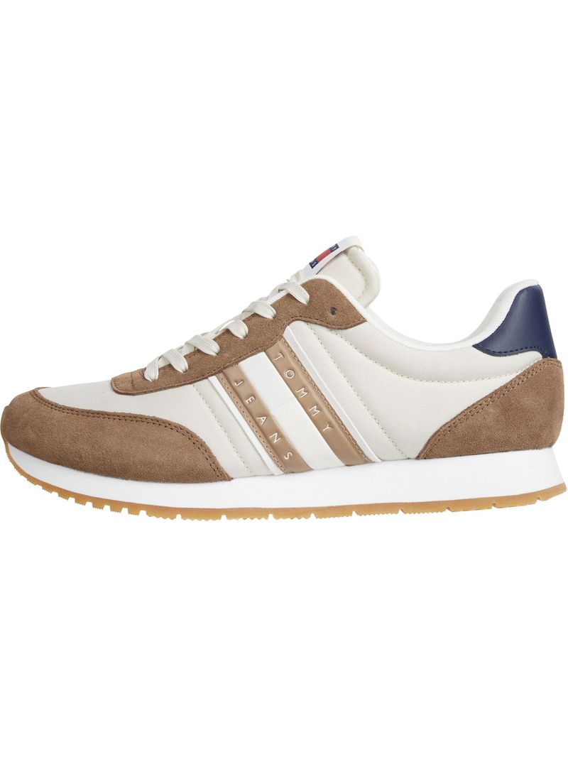 Zapato-tenis-Essential-de-tacos-finos