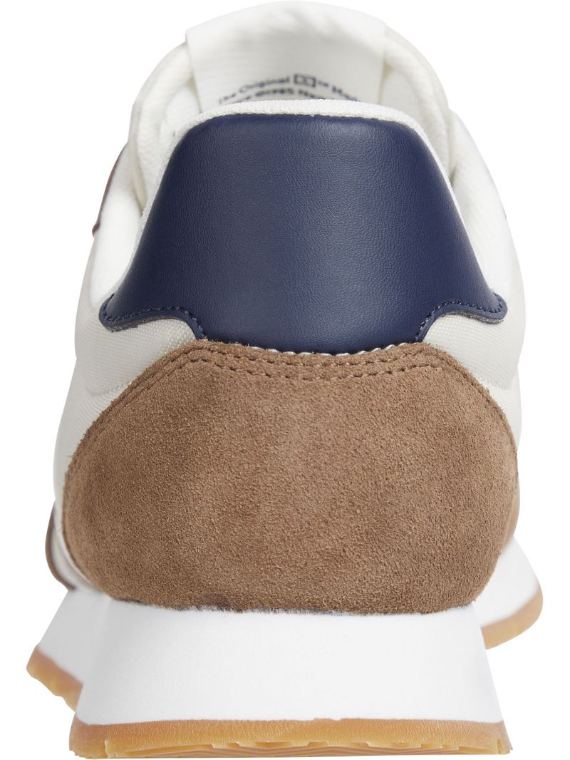 Zapato-tenis-Essential-de-tacos-finos