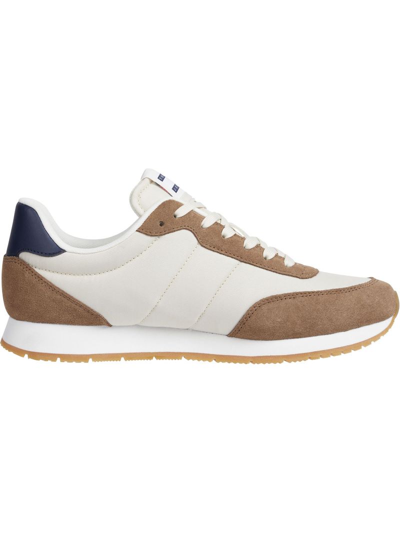 Zapato-tenis-Essential-de-tacos-finos