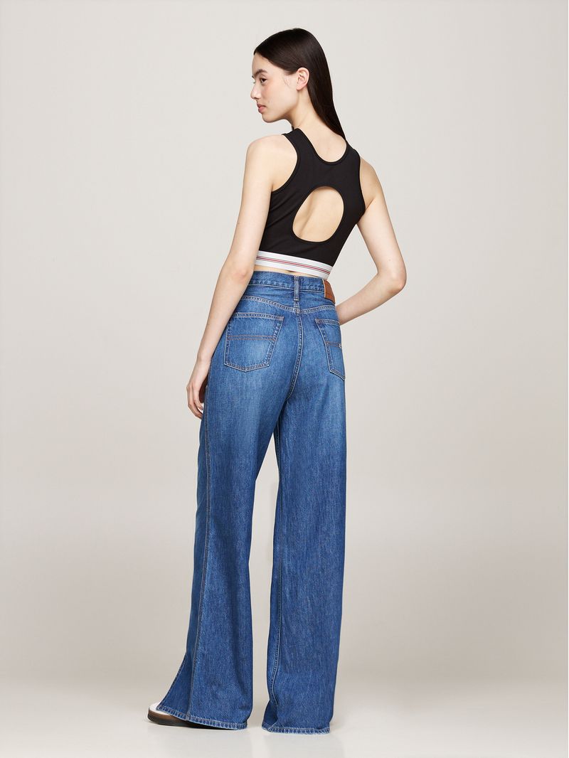 Bralette-cropped-con-efecto-cut-out-trasero