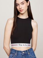 Bralette-cropped-con-efecto-cut-out-trasero