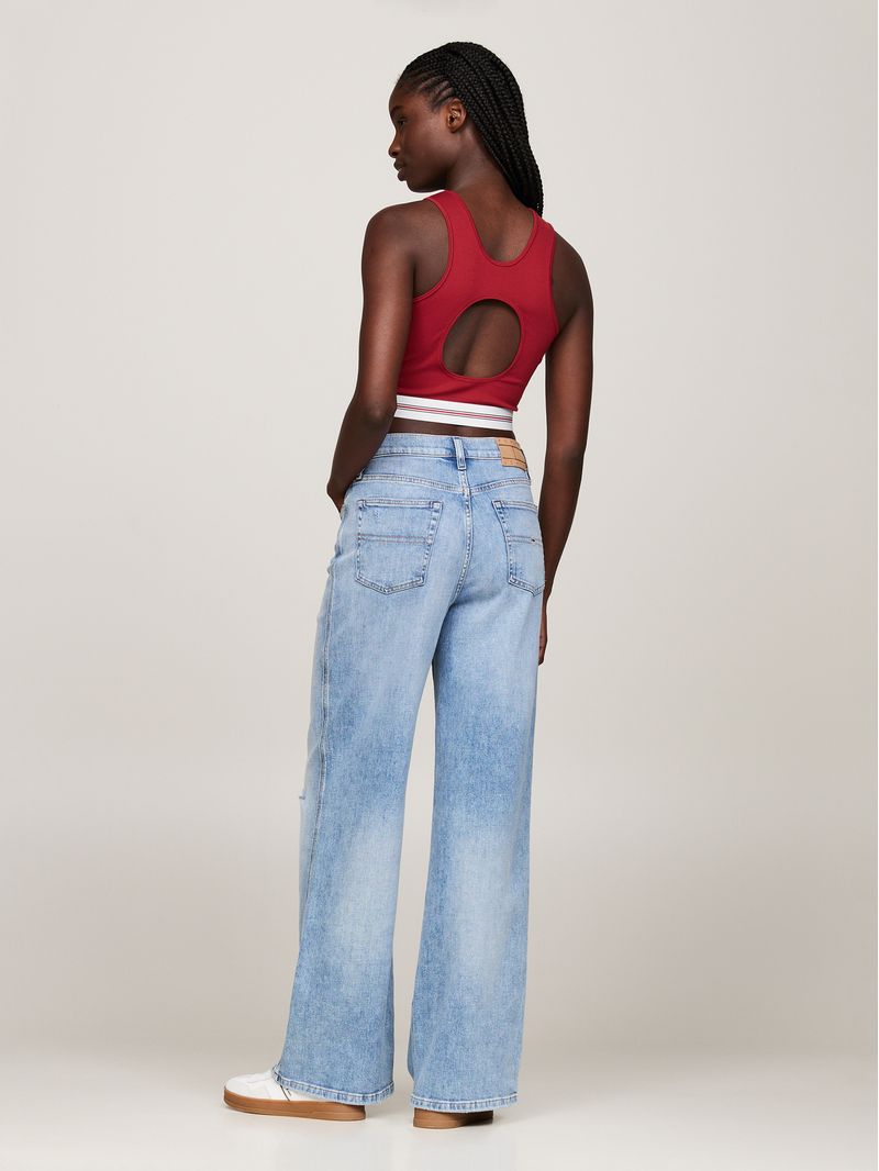 Bralette-cropped-con-efecto-cut-out-trasero