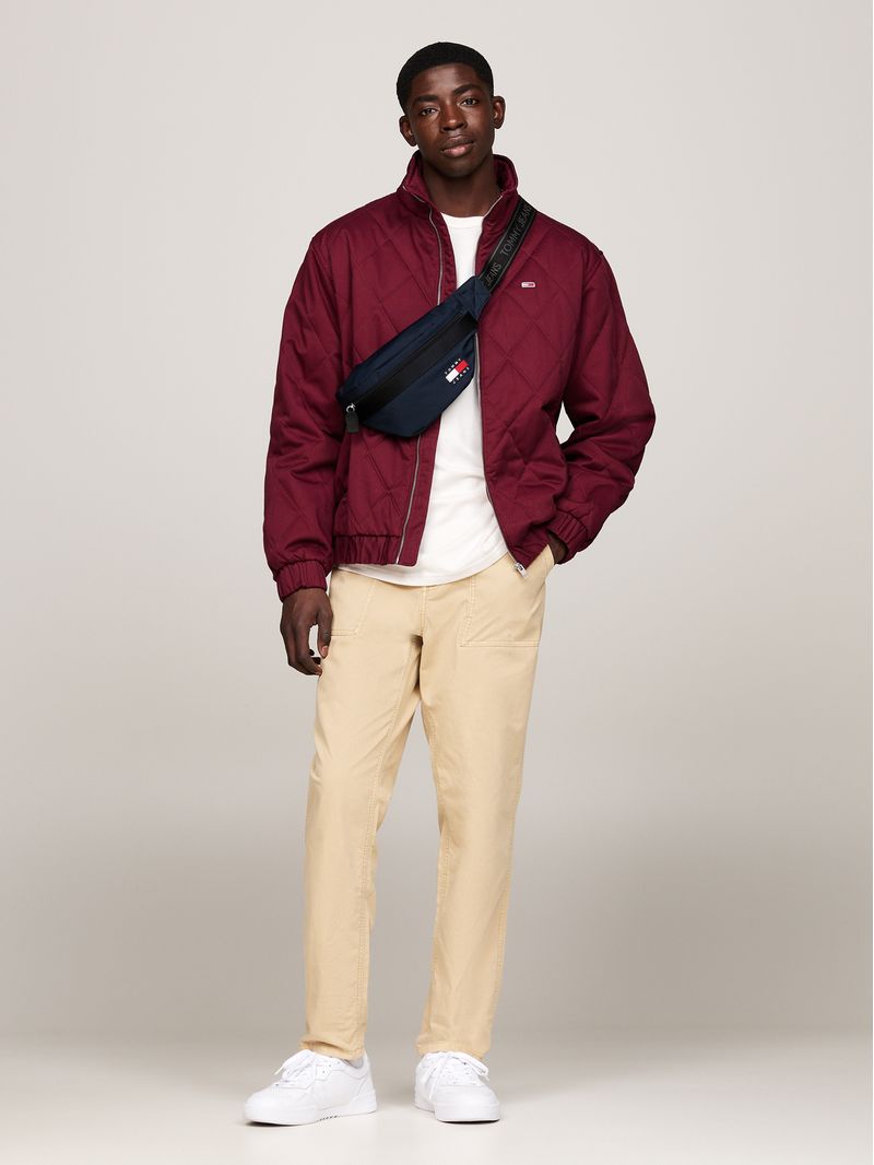 Cangurera-Essential-con-inscripcion-de-Tommy