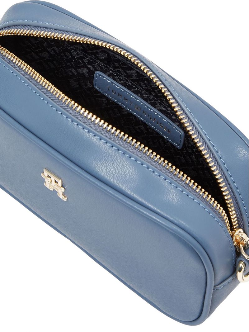 Cartera-bandolera-con-monograma-TH