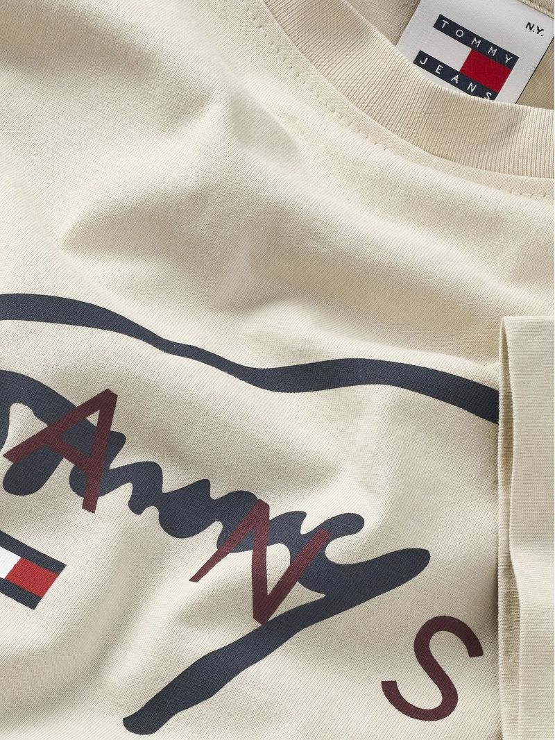 Playera-con-logo-con-la-firma-de-Tommy