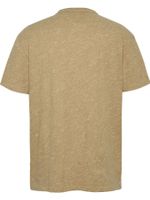 Playera-con-logo-de-parche-de-corte-slim