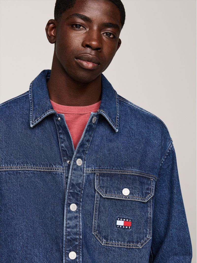 Sobrecamisa-chaqueta-jeans-con-bolsillo-de-solapa