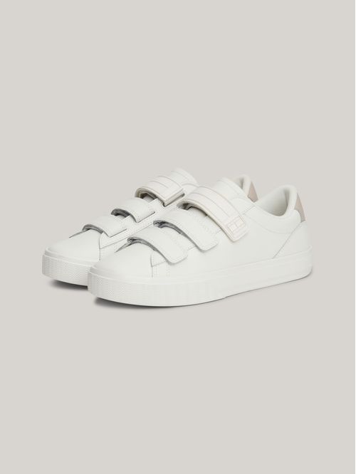 Zapato tenis de Cuero con cierre de velcro