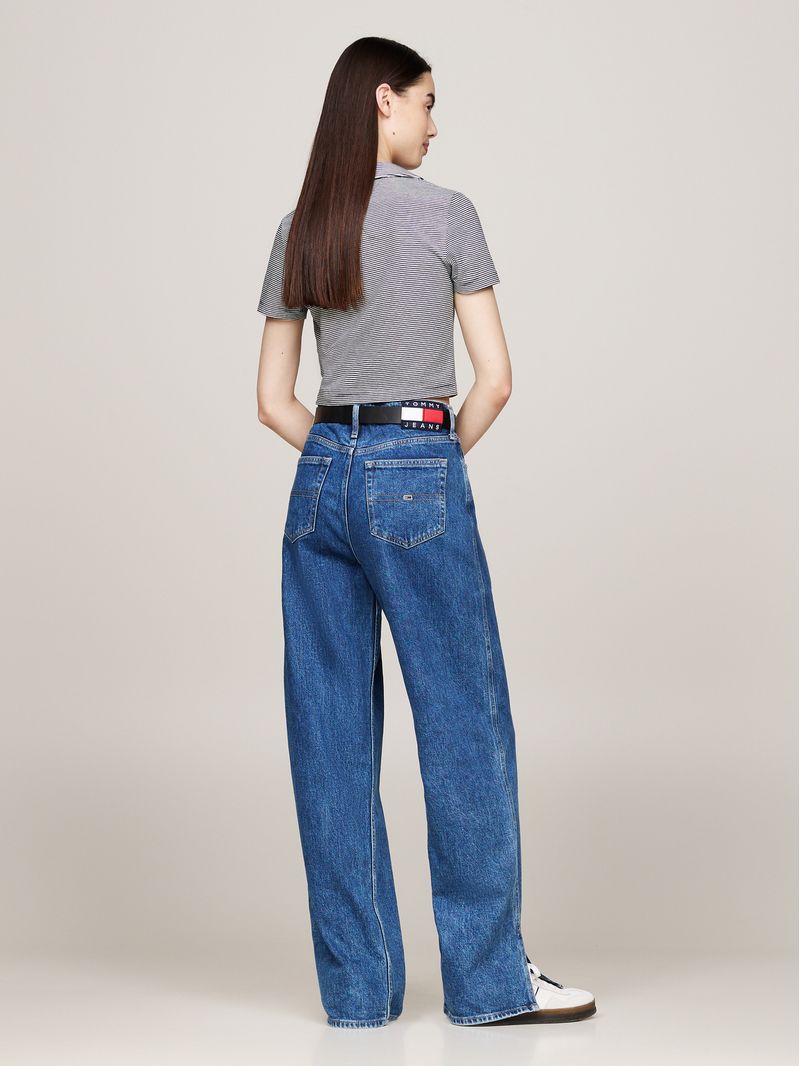 Polo-cropped-de-corte-slim-con-cuello-en-v