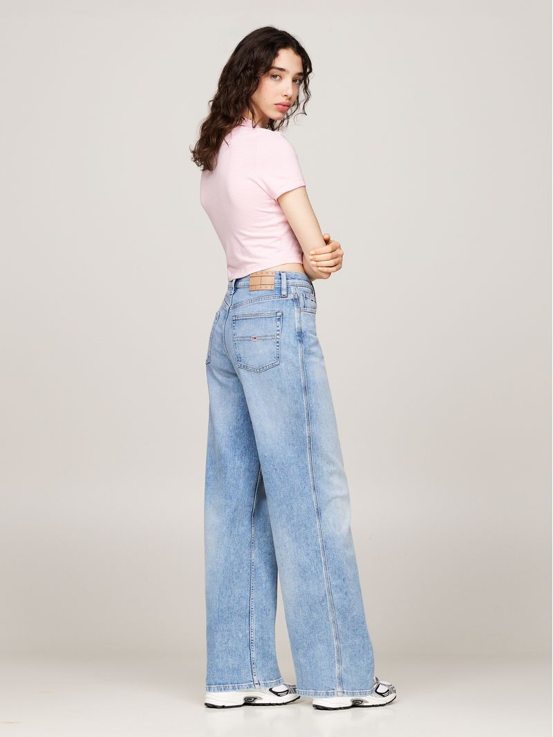 Polo-cropped-de-corte-slim-con-cuello-en-v