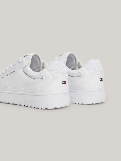 Zapato tenis Essential de cuero con corte medio