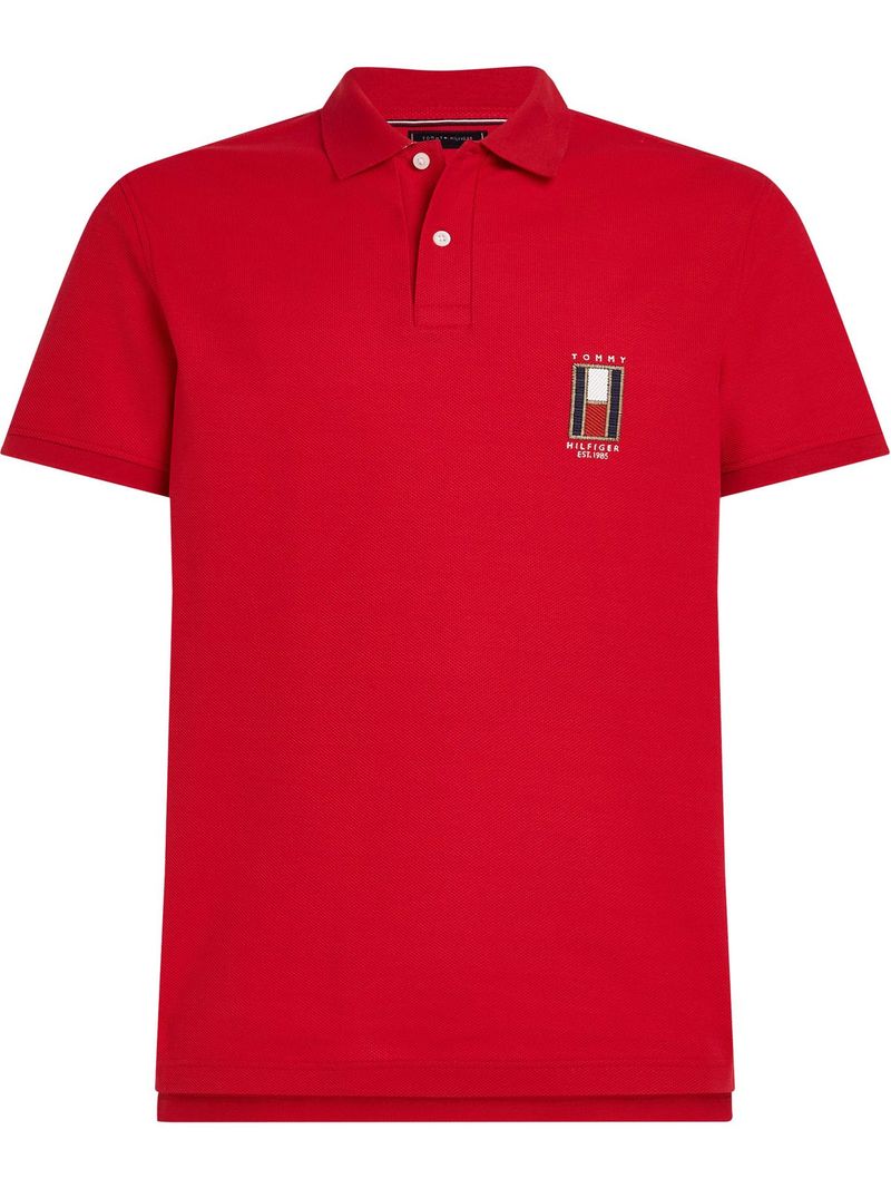 Polo-de-corte-regular-con-logo-vertical
