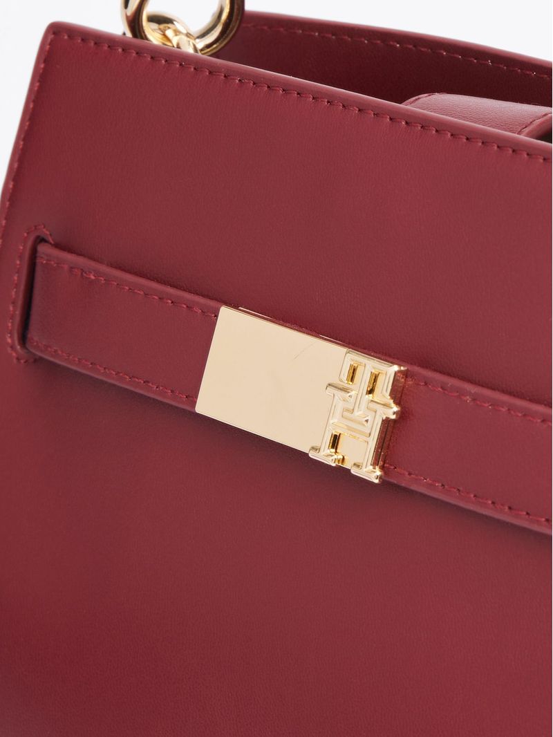 Cartera-satchel-Heritage-con-tachuelas