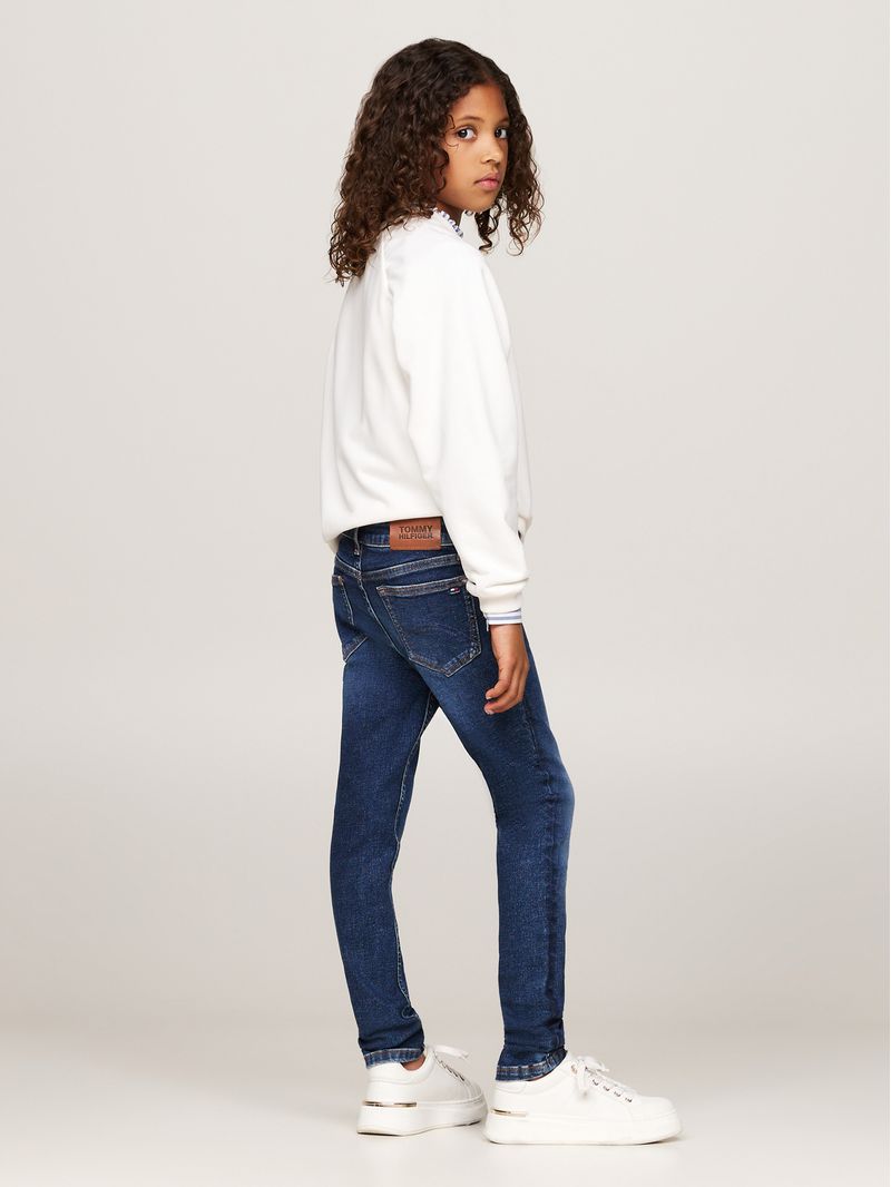 Jeans-cenidos-y-destenidos-con-lavado-medio