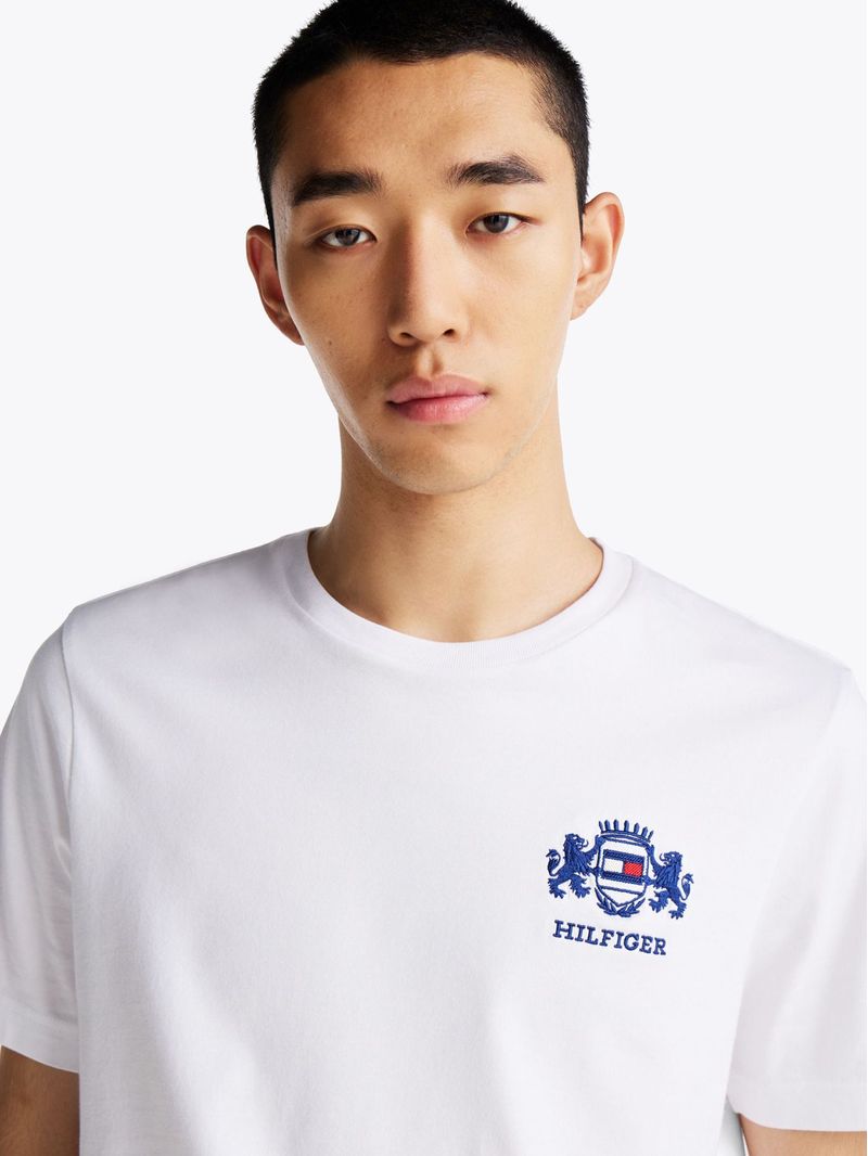 Playera-con-logo-bordado