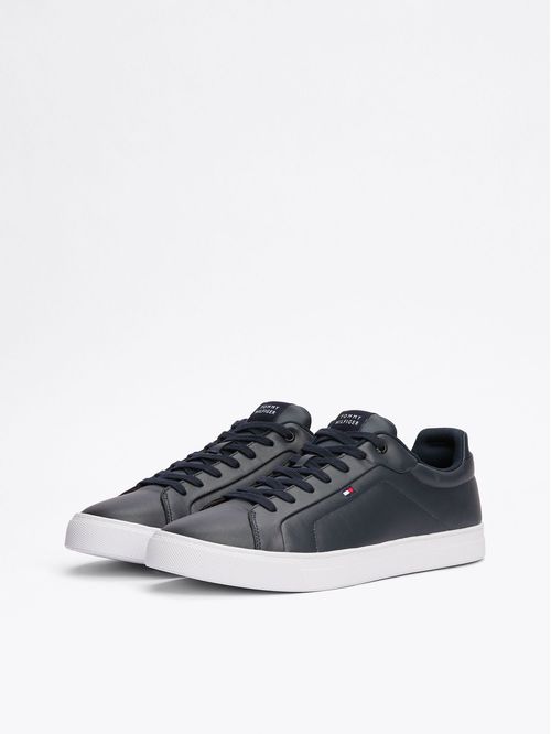 Zapato tenis Essential de cuero con cordones
