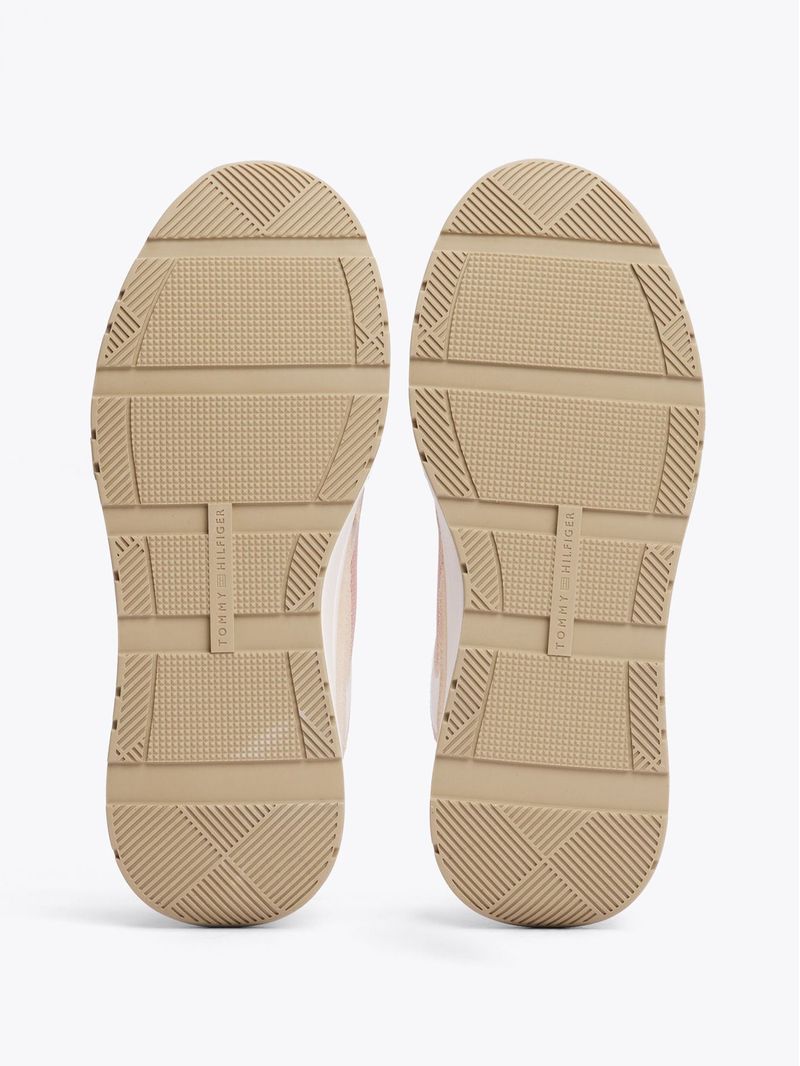 Zapato-tenis-con-mezcla-de-texturas