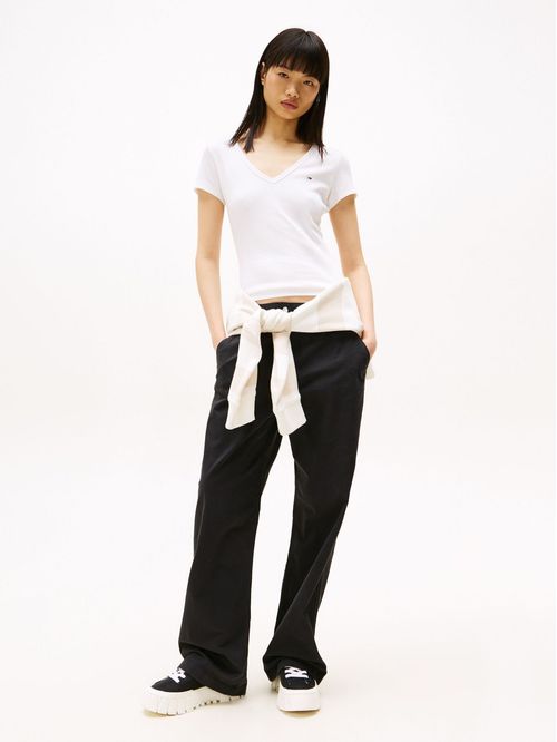 Playera essential con cuello en v