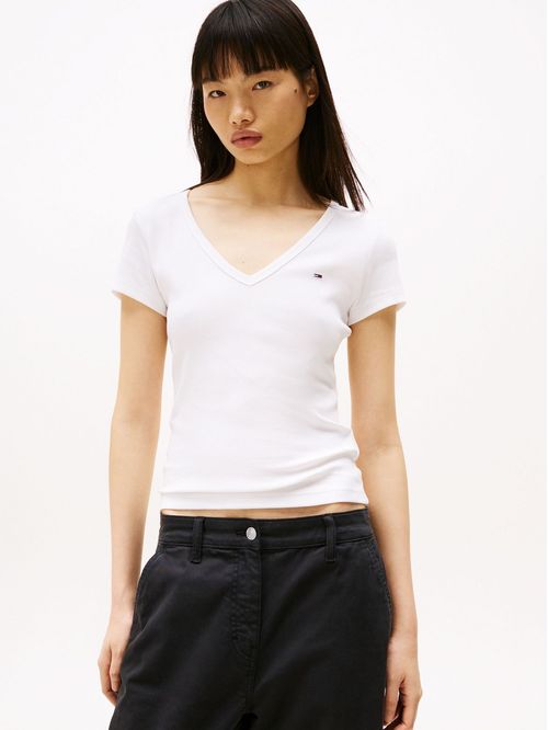 Playera essential con cuello en v