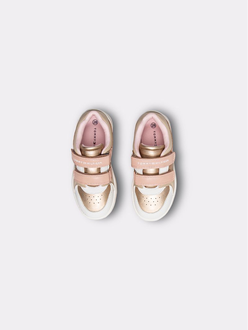 Zapato-tenis-con-velcro-