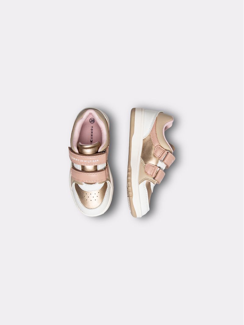 Zapato-tenis-con-velcro-