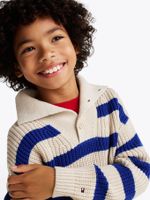 Sueter-de-rayas-con-cuello-ancho